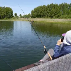 Relaks na Mazurach z wędką. Czas na łowienie ryb, a może już czas na sprawdzenie e-zezwolenia wędkarskie mazury?